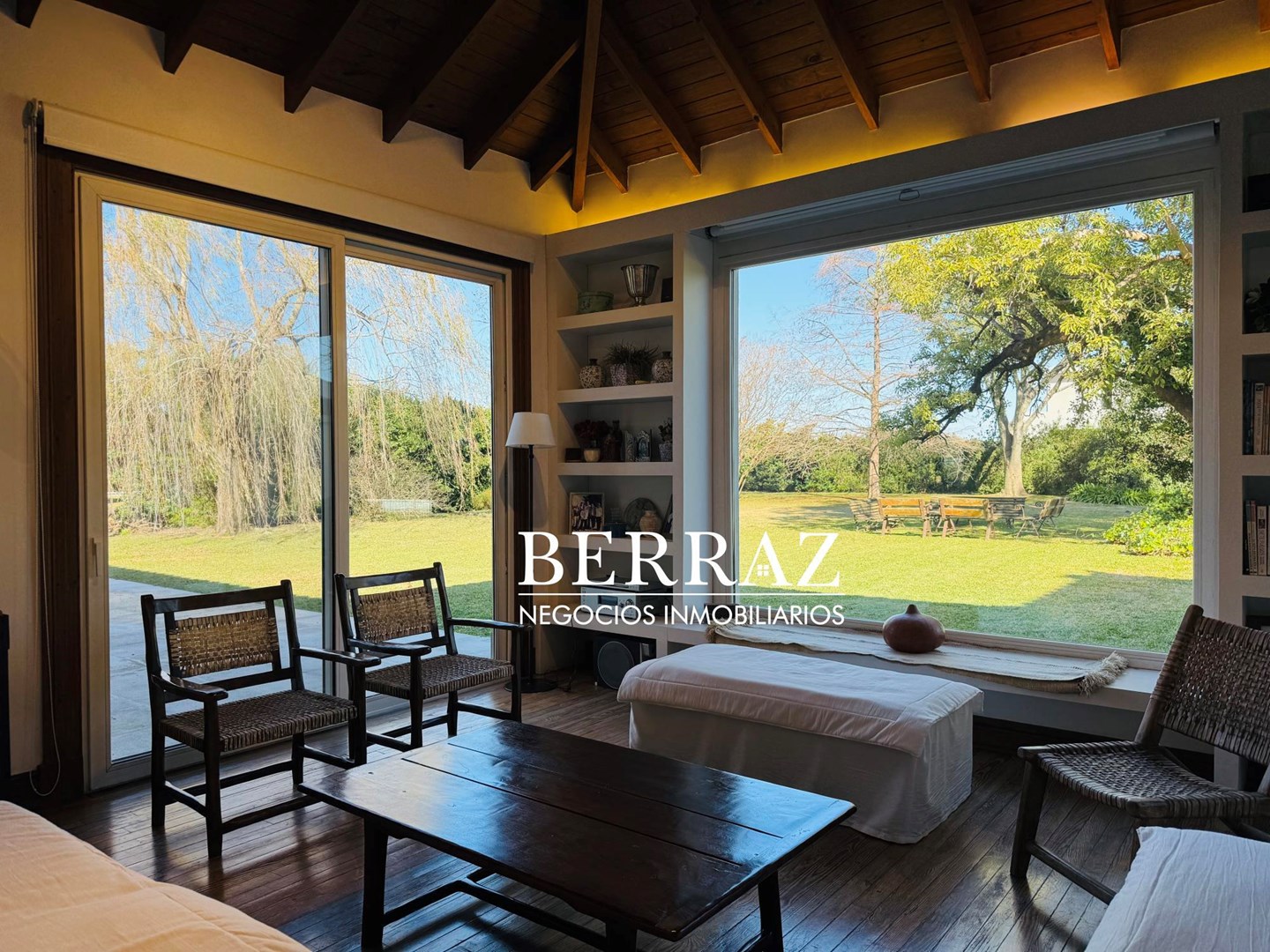 Casa Venta 6 Dormitorios Ayres de Pilar Lote de 1826 m2 Pilar