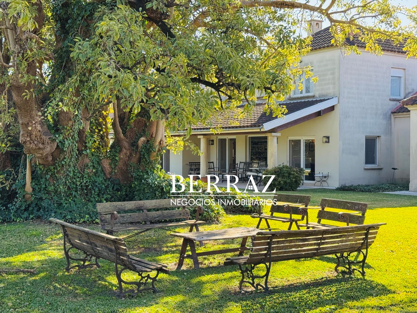 Casa Venta 6 Dormitorios Ayres de Pilar Lote de 1826 m2 Pilar