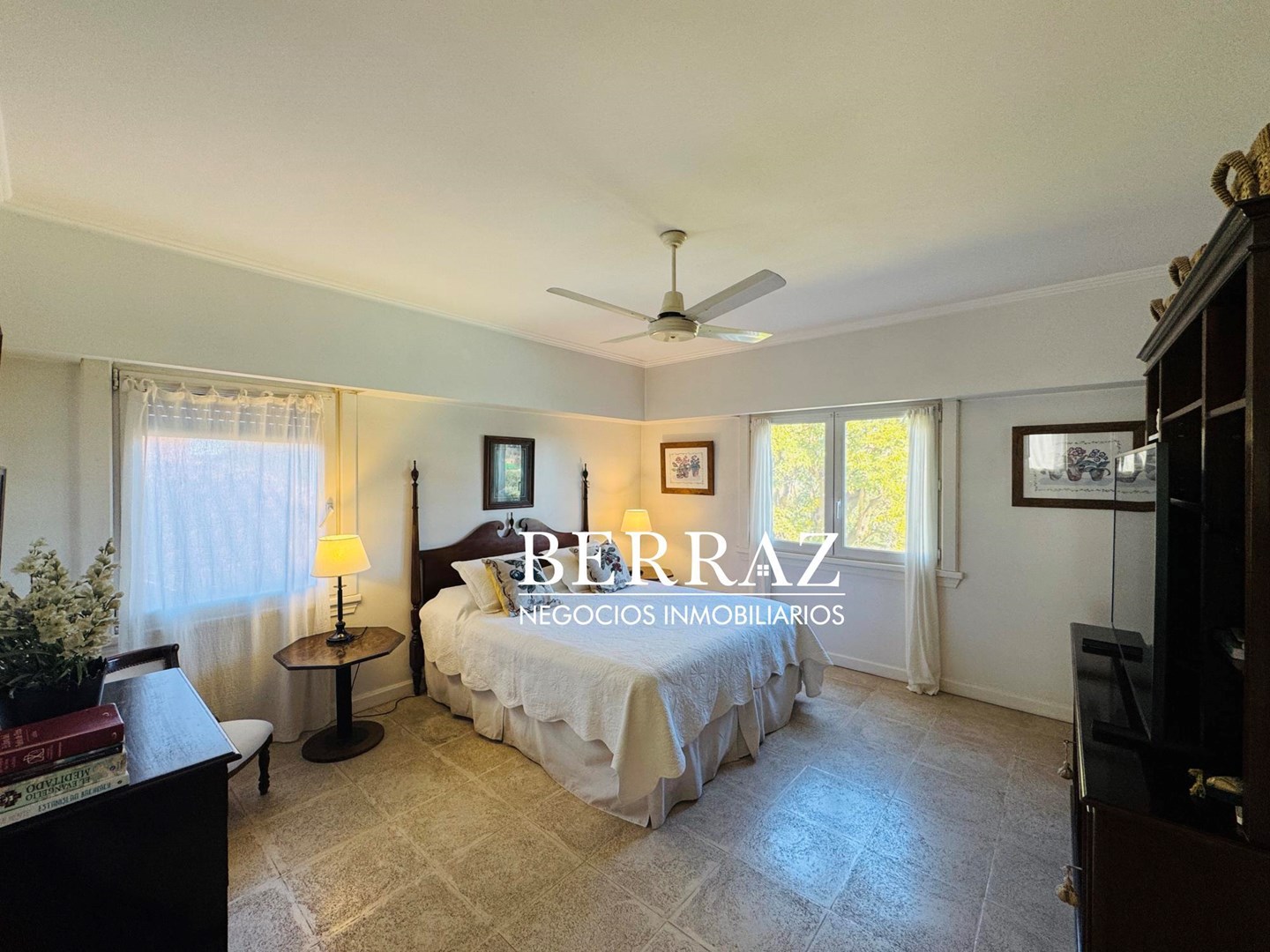 Casa Venta 6 Dormitorios Ayres de Pilar Lote de 1826 m2 Pilar