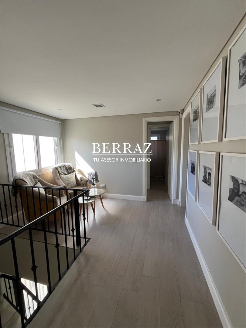 Casa Venta 5 Dormitorios Barrio Ayres Plaza Lote de 623 m2 Pilar