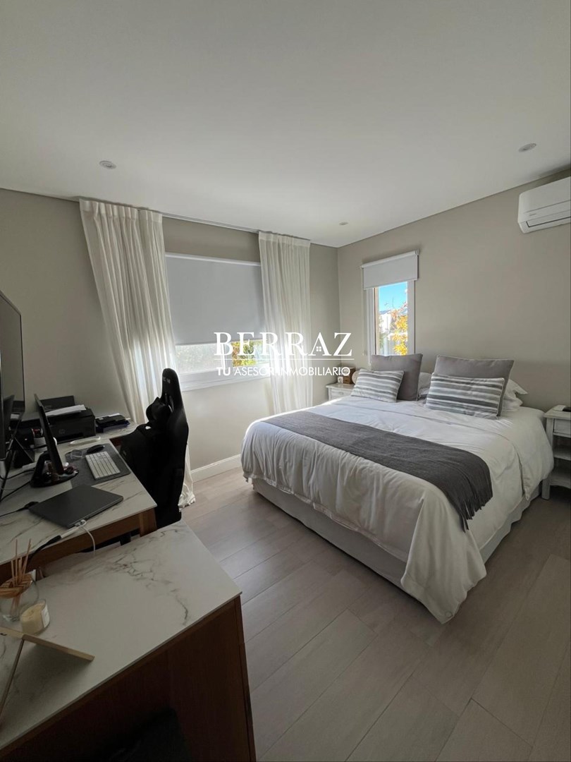Casa Venta 5 Dormitorios Barrio Ayres Plaza Lote de 623 m2 Pilar
