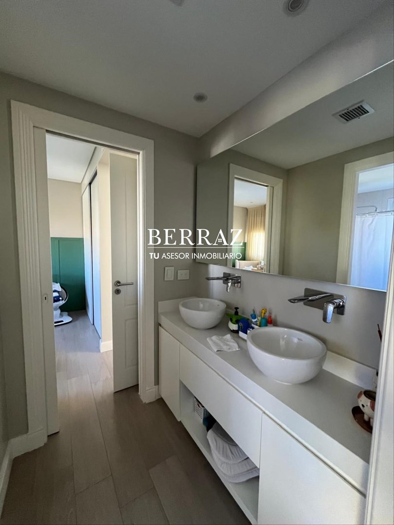 Casa Venta 5 Dormitorios Barrio Ayres Plaza Lote de 623 m2 Pilar