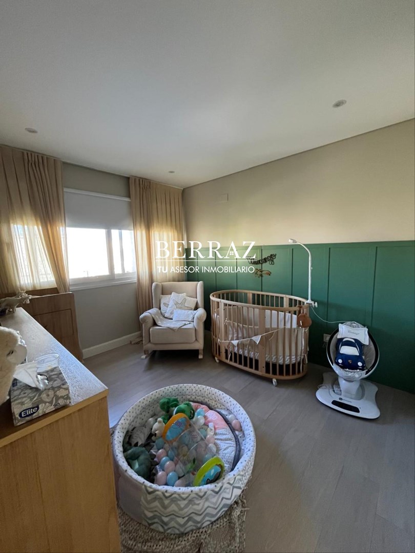 Casa Venta 5 Dormitorios Barrio Ayres Plaza Lote de 623 m2 Pilar