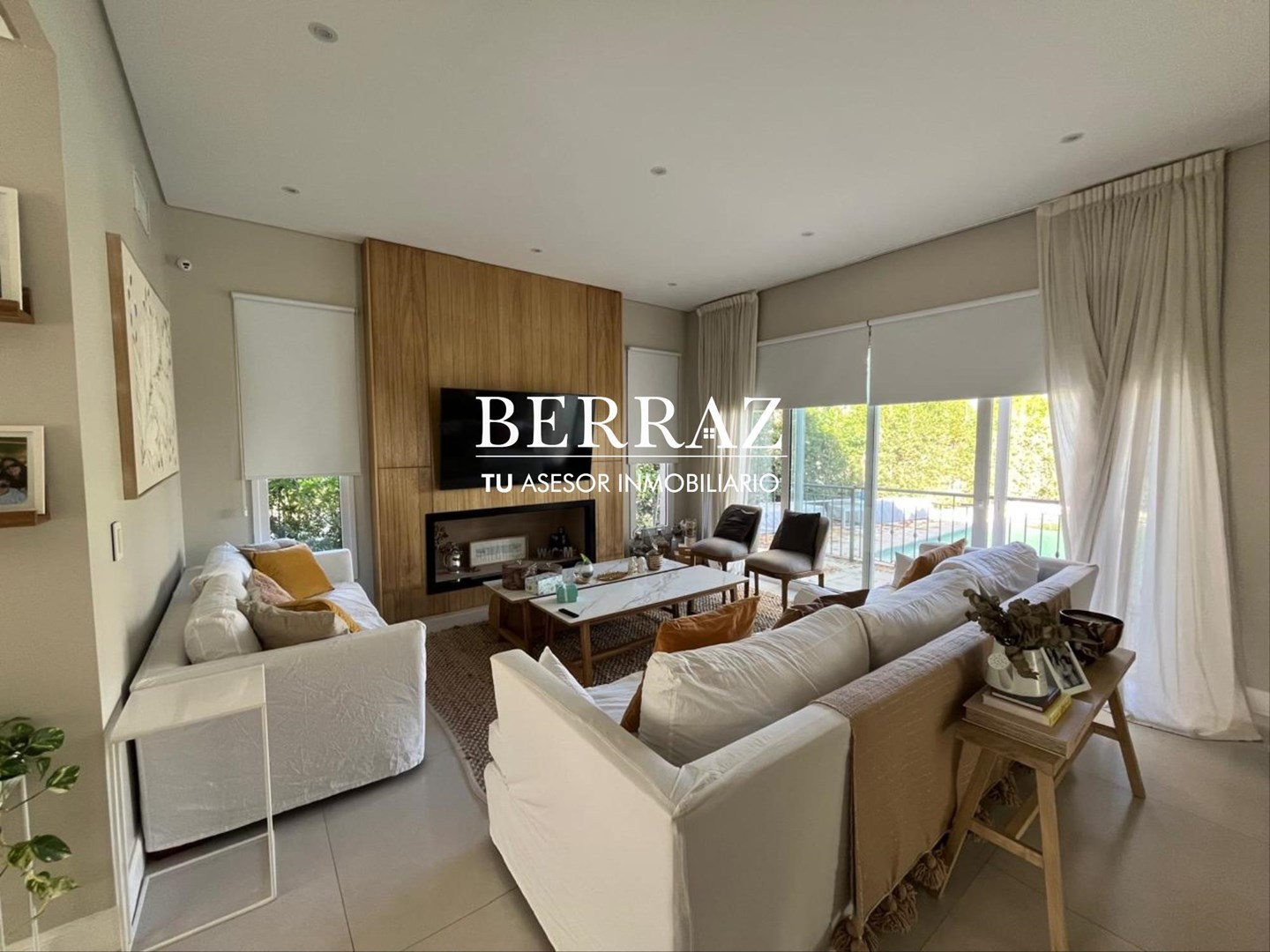 Casa Venta 5 Dormitorios Barrio Ayres Plaza Lote de 623 m2 Pilar