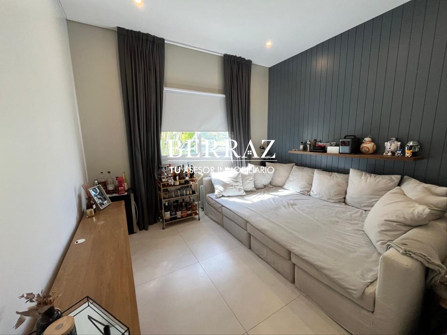 Casa Venta 5 Dormitorios Barrio Ayres Plaza Lote de 623 m2 Pilar