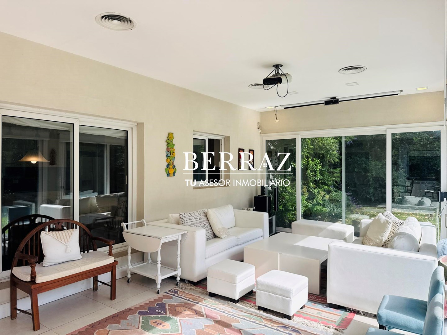 Casa Venta 7 Dormitorios Barrio La Lomada Lote de 1283 m2 Pilar