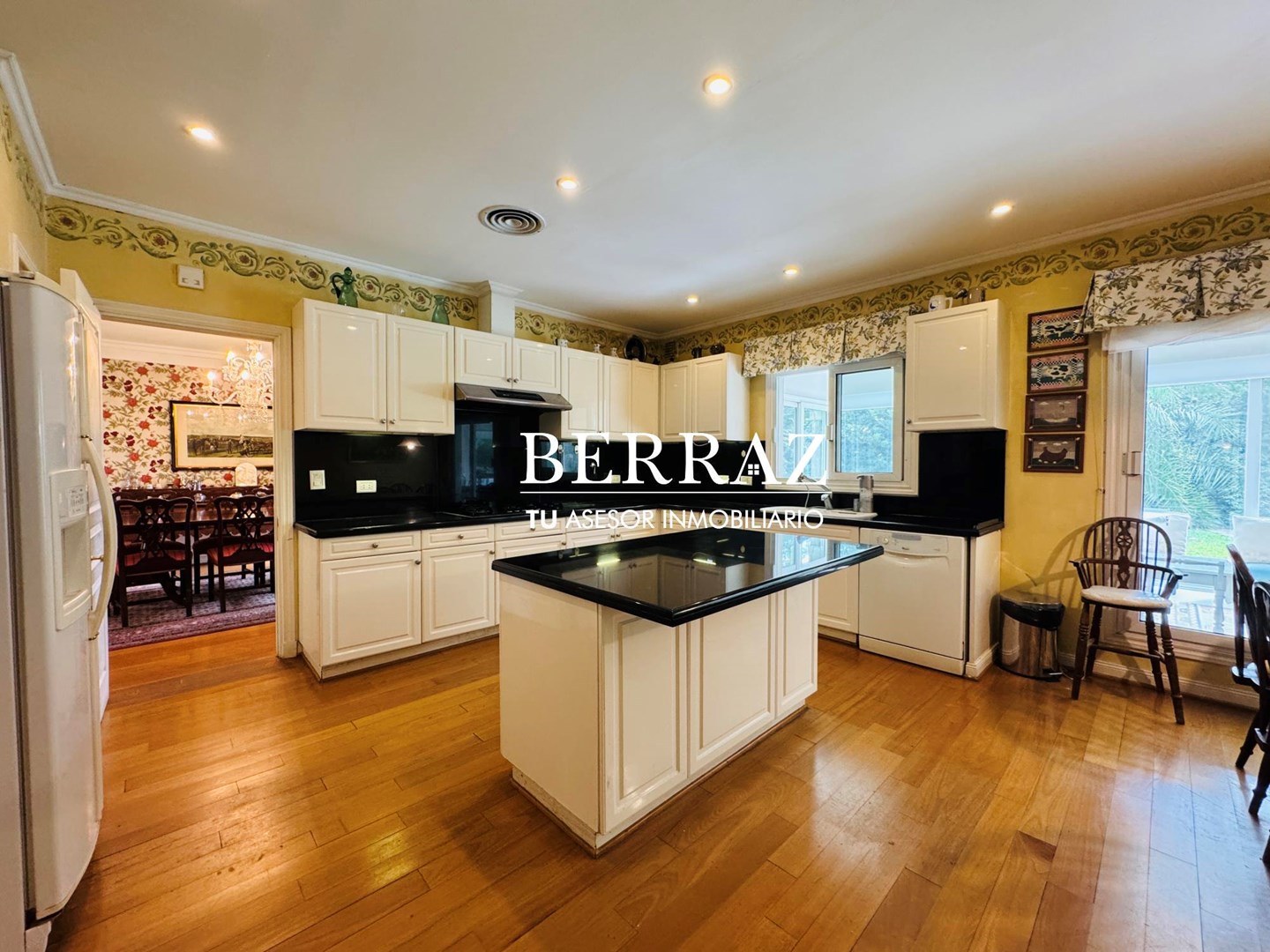 Casa Venta 7 Dormitorios Barrio La Lomada Lote de 1283 m2 Pilar