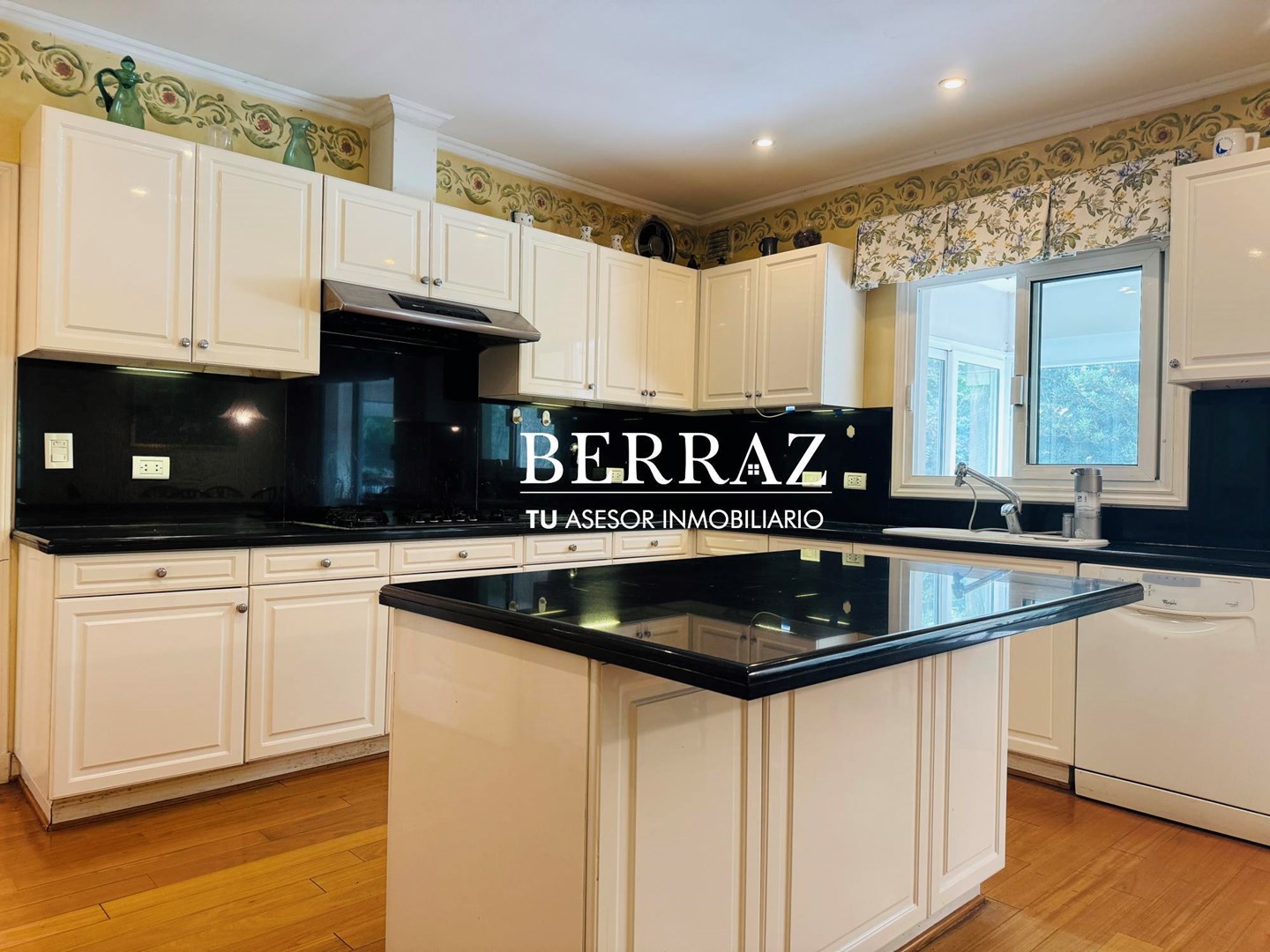 Casa Venta 7 Dormitorios Barrio La Lomada Lote de 1283 m2 Pilar