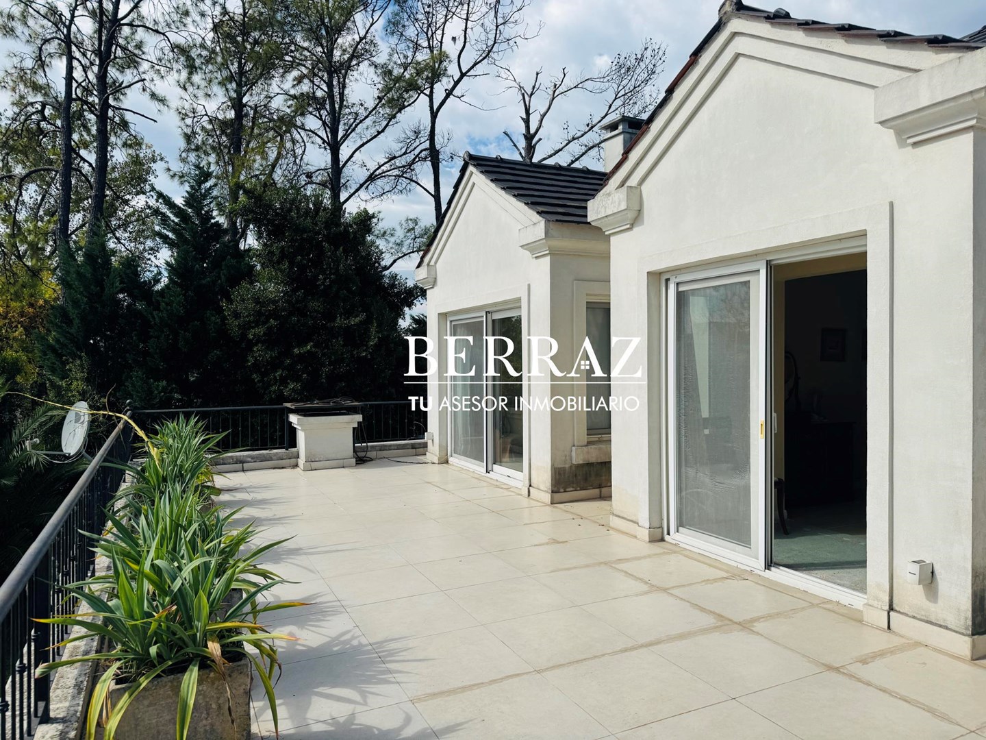 Casa Venta 7 Dormitorios Barrio La Lomada Lote de 1283 m2 Pilar