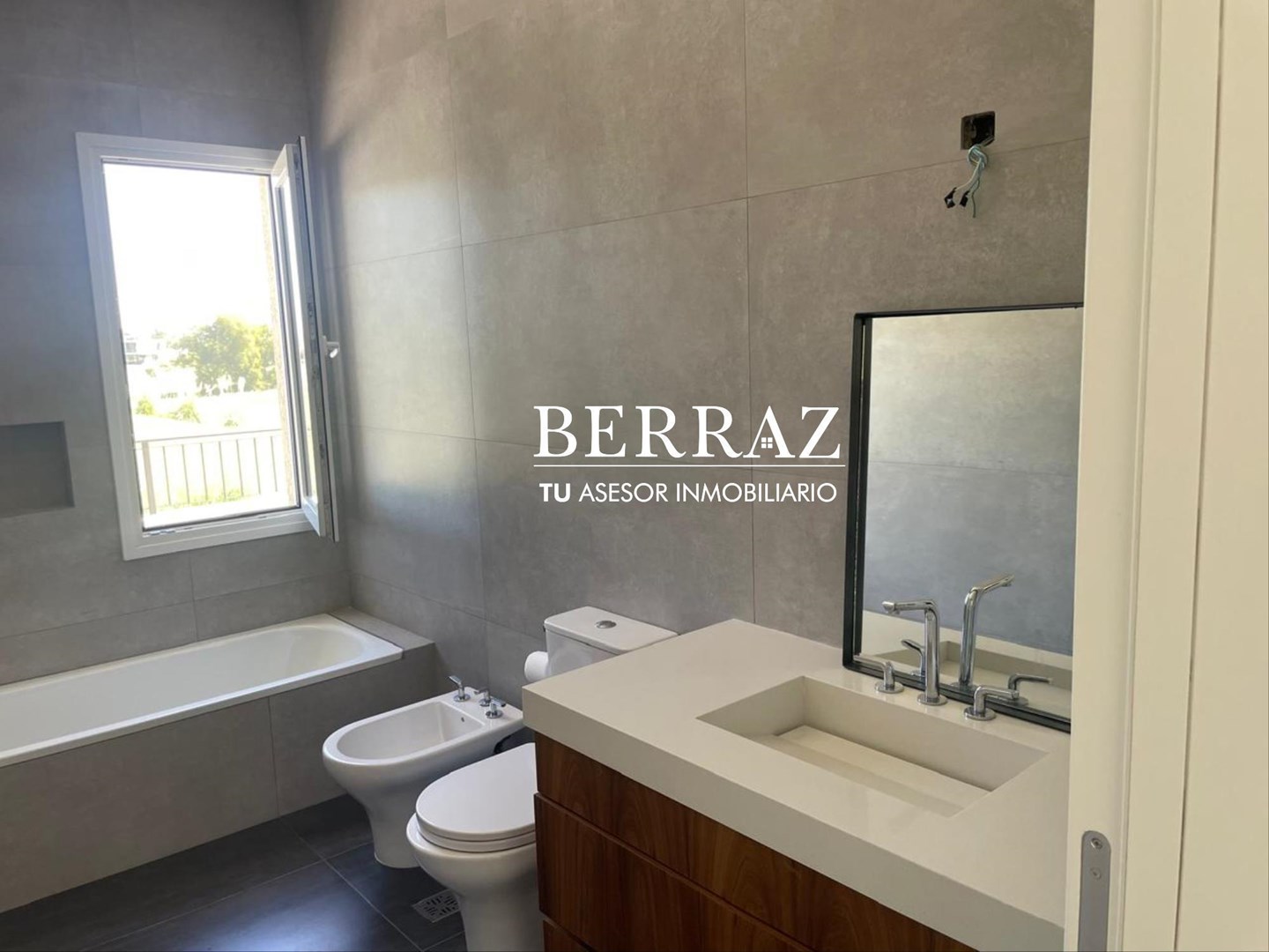 Casa Venta 5 Dormitorios Barrio La Calesa Lote de 1046 m2 Pilara Pilar