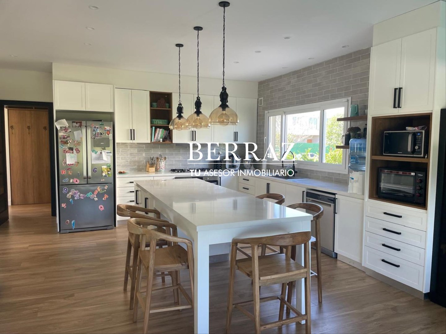 Casa Venta 5 Dormitorios Barrio La Calesa Lote de 1046 m2 Pilara Pilar