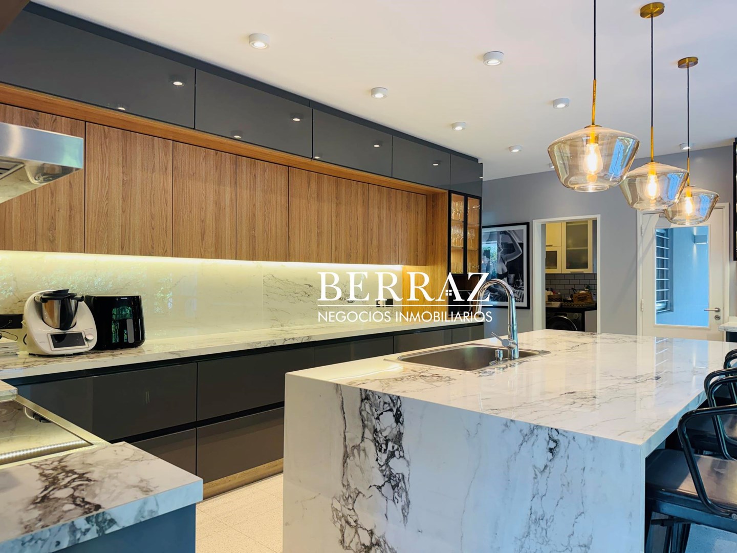  Casa Venta 5 Dormitorios Ayres del Pilar Lote de 1037 m2 Pilar