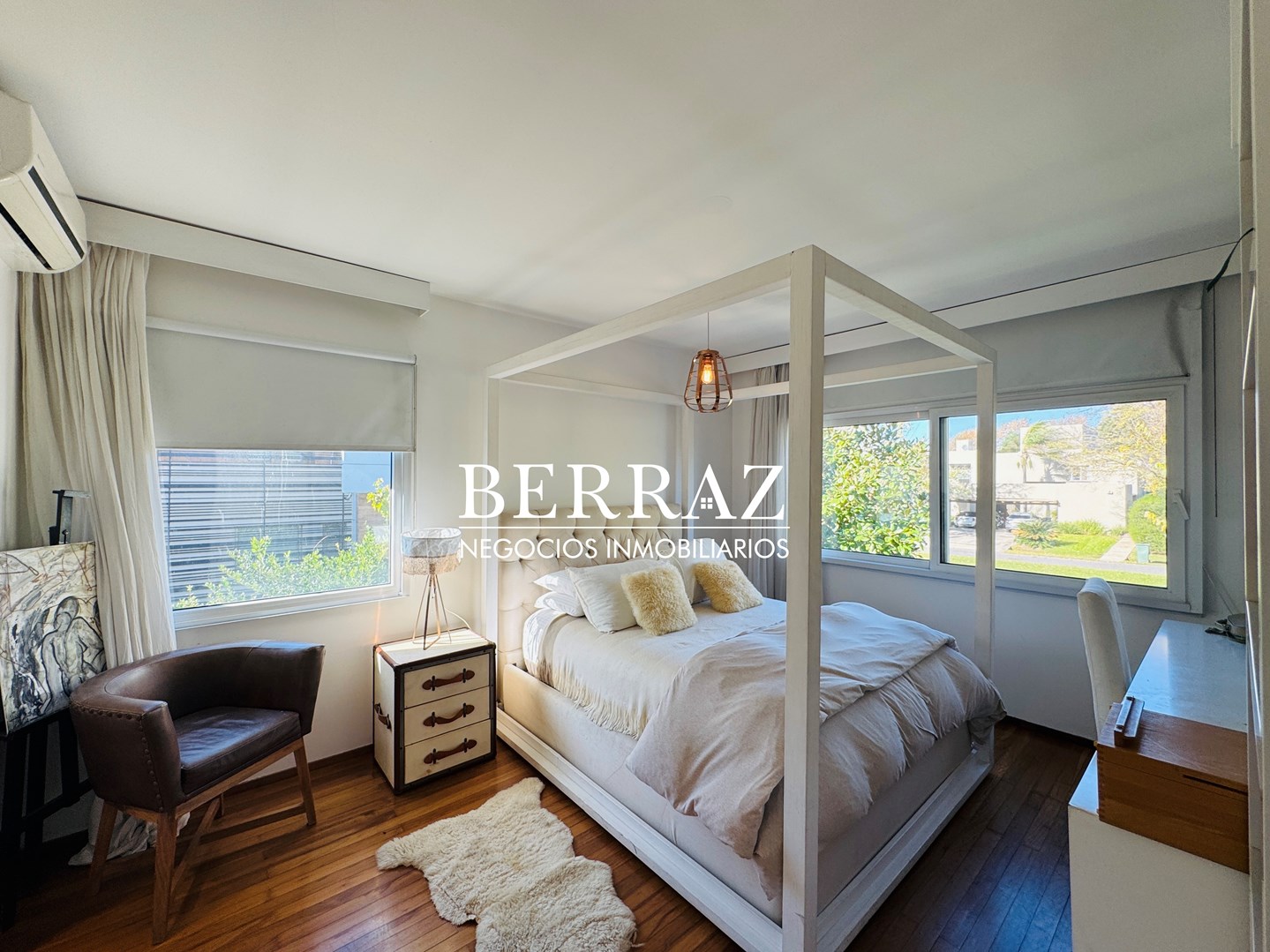  Casa Venta 5 Dormitorios Ayres del Pilar Lote de 1037 m2 Pilar