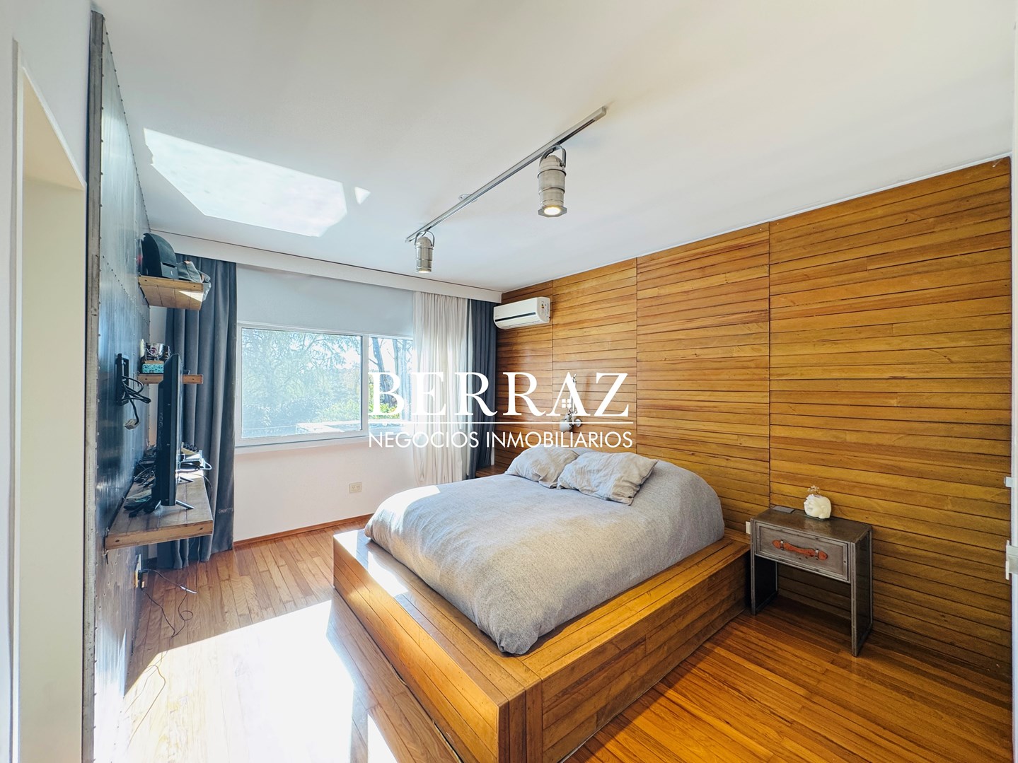  Casa Venta 5 Dormitorios Ayres del Pilar Lote de 1037 m2 Pilar