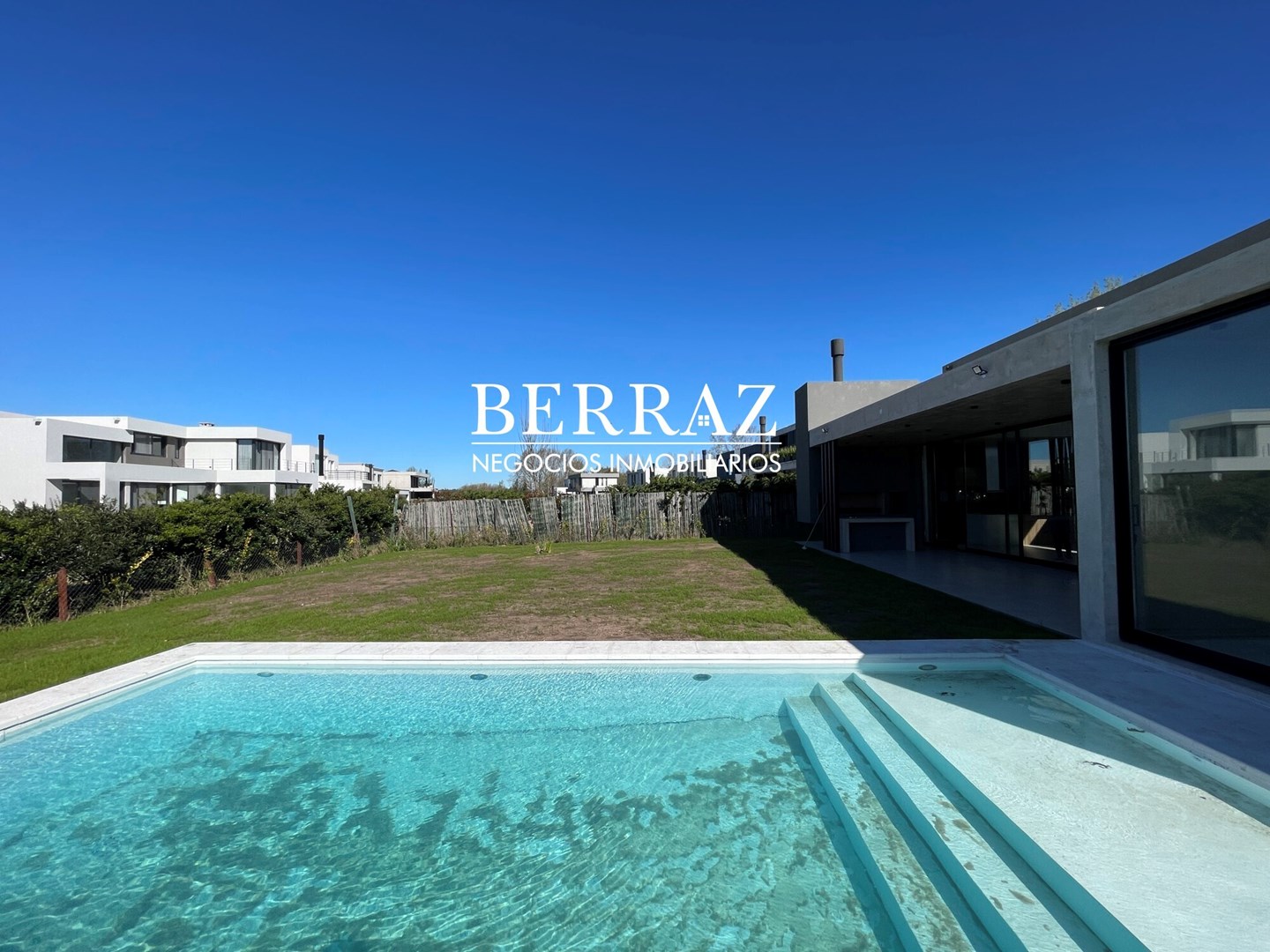 Casa Venta 3 Dormitorios Barrio La Calesa Lote de 955 m2 Pilará Pilar