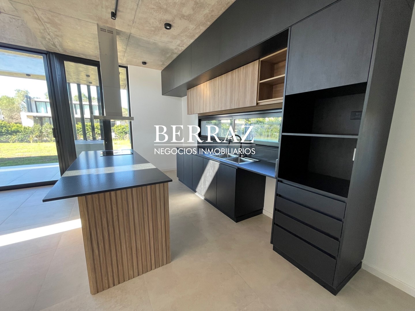 Casa Venta 3 Dormitorios Barrio La Calesa Lote de 955 m2 Pilará Pilar