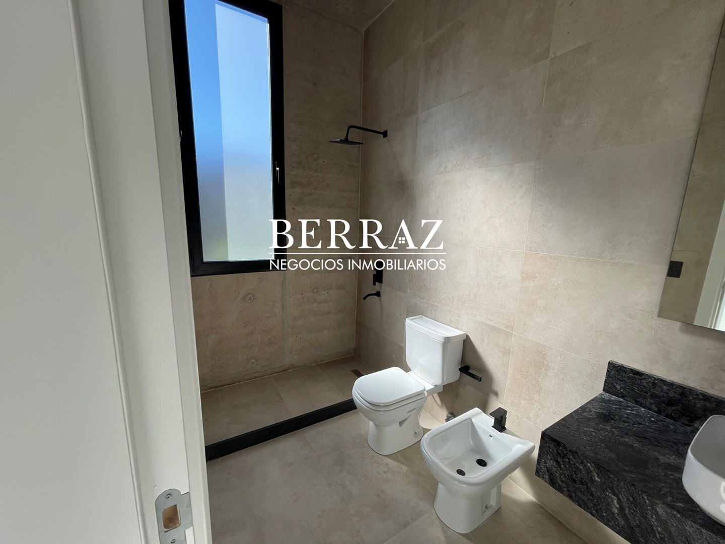 Casa Venta 3 Dormitorios Barrio La Calesa Lote de 955 m2 Pilará Pilar