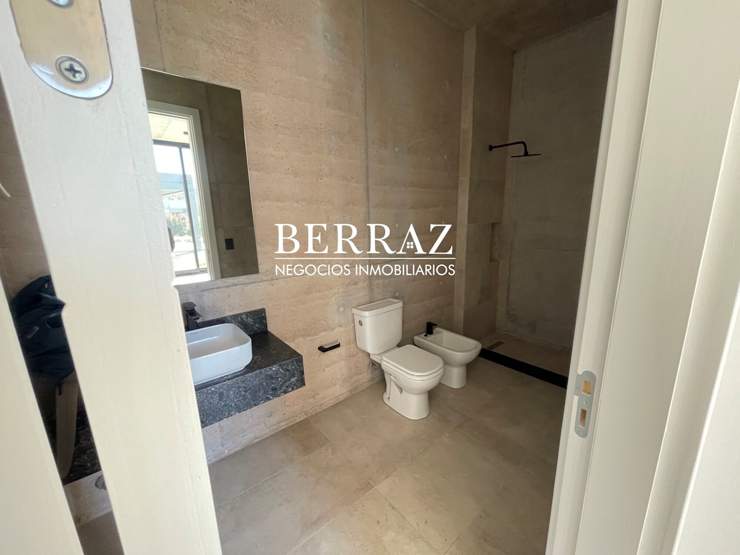 Casa Venta 3 Dormitorios Barrio La Calesa Lote de 955 m2 Pilará Pilar