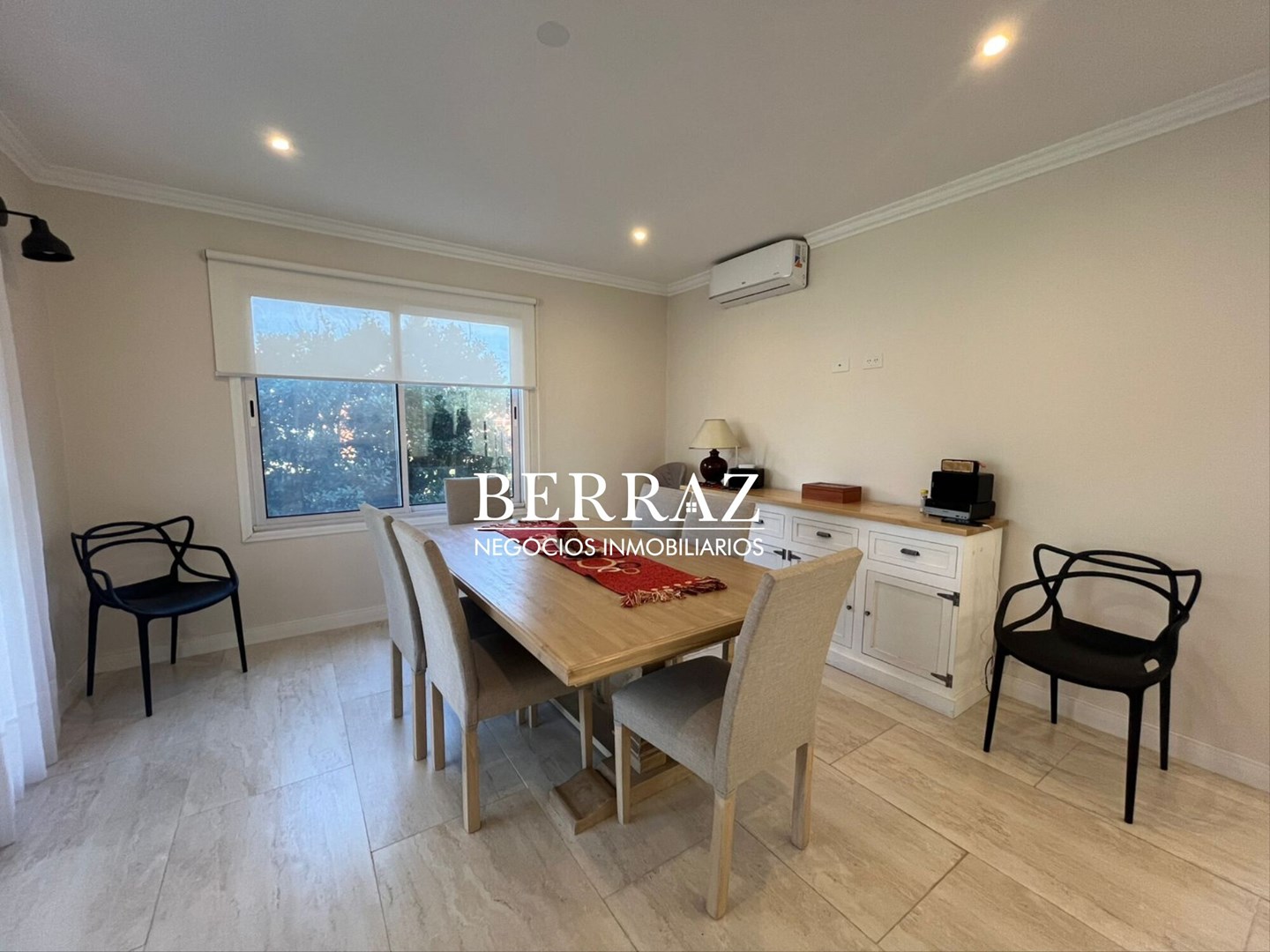 Casa Venta 4 Dormitorios Barrio Santa Guadalupe Lote de 735 m2 Pilar del Este