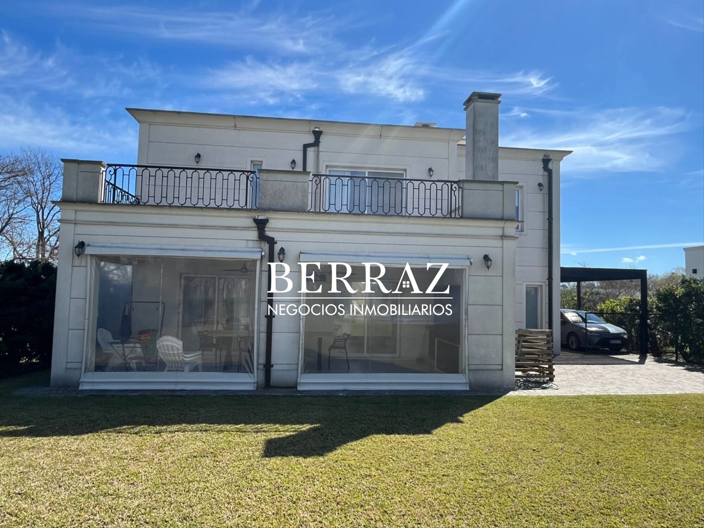 Casa Venta 4 Dormitorios Barrio Santa Guadalupe Lote de 735 m2 Pilar del Este