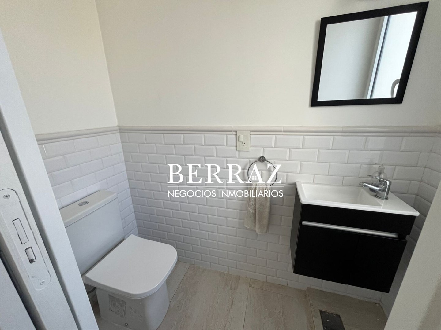 Casa Venta 4 Dormitorios Barrio Santa Guadalupe Lote de 735 m2 Pilar del Este