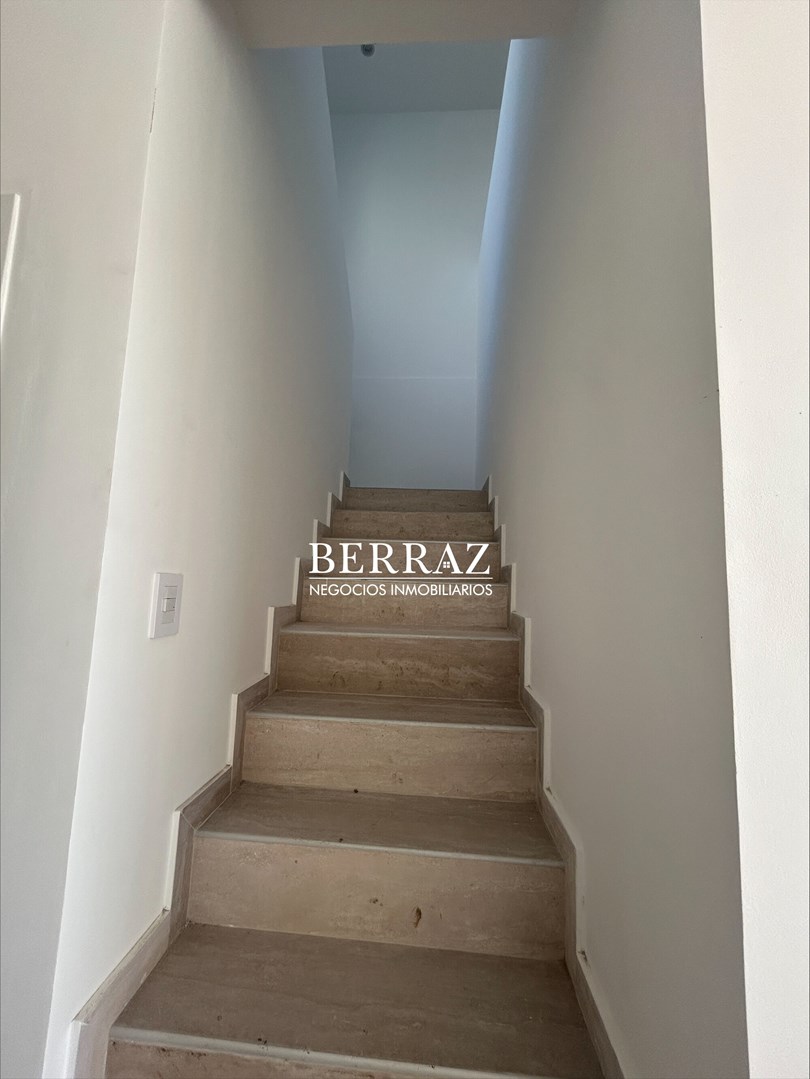  ¡OPORTUNIDAD EN EL NAUDIR! Los dueños financian una parte | Casa de 3 dormitorios en suite con vista