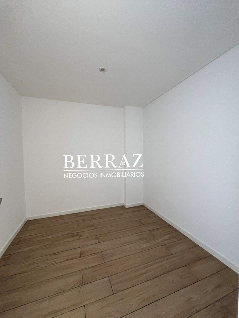 Casa Venta 4 Dormitorios Barrio Ayres Plaza Lote de 615 m2 Pilar
