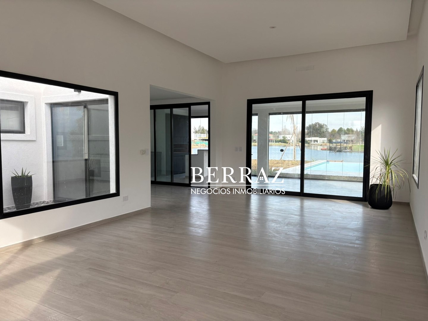 Casa Venta 4 Dormitorios Barrio San Matías , Lote de 998 m2 Escobar