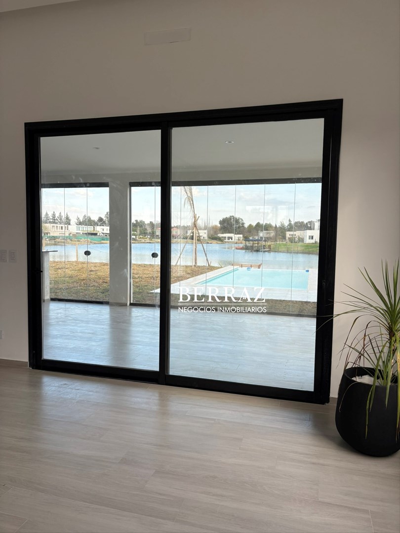 Casa Venta 4 Dormitorios Barrio San Matías , Lote de 998 m2 Escobar