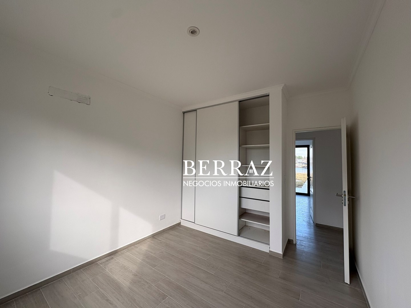 Casa Venta 4 Dormitorios Barrio San Matías , Lote de 998 m2 Escobar