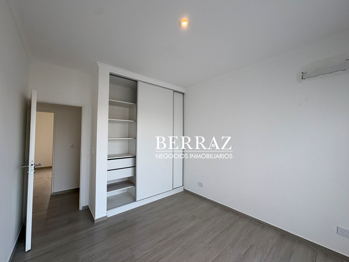 Casa Venta 4 Dormitorios Barrio San Matías , Lote de 998 m2 Escobar