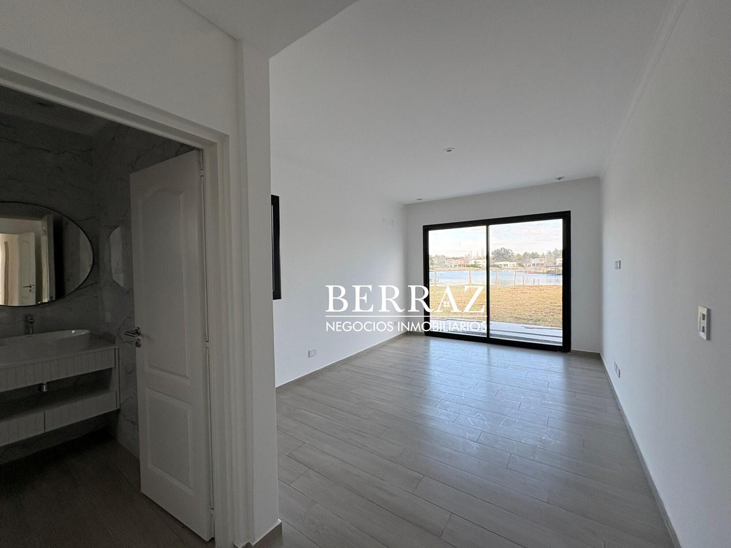 Casa Venta 4 Dormitorios Barrio San Matías , Lote de 998 m2 Escobar