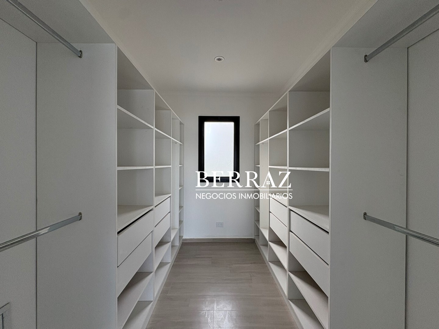 Casa Venta 4 Dormitorios Barrio San Matías , Lote de 998 m2 Escobar