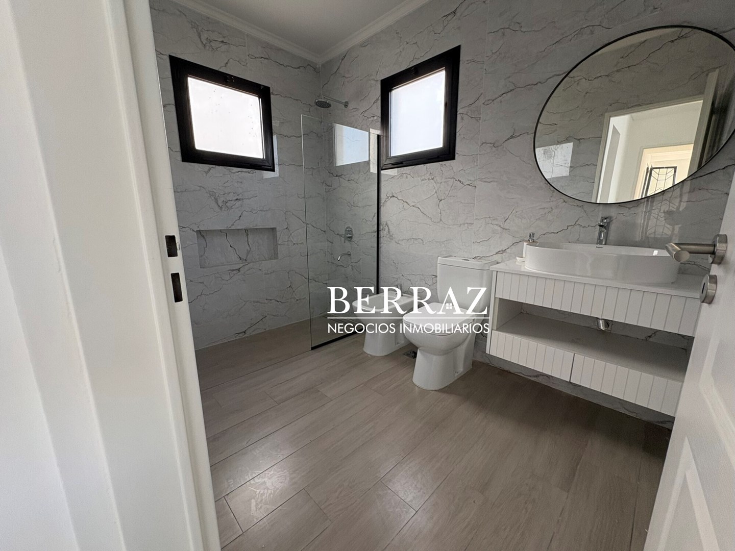 Casa Venta 4 Dormitorios Barrio San Matías , Lote de 998 m2 Escobar