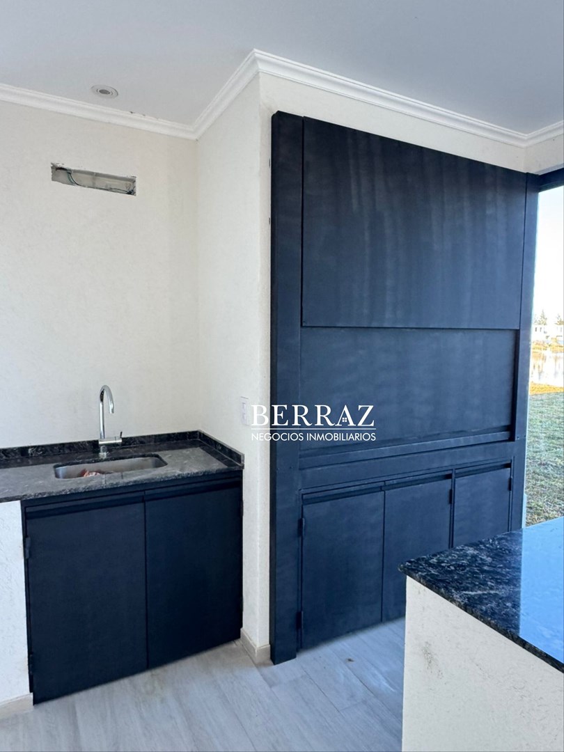 Casa Venta 4 Dormitorios Barrio San Matías , Lote de 998 m2 Escobar