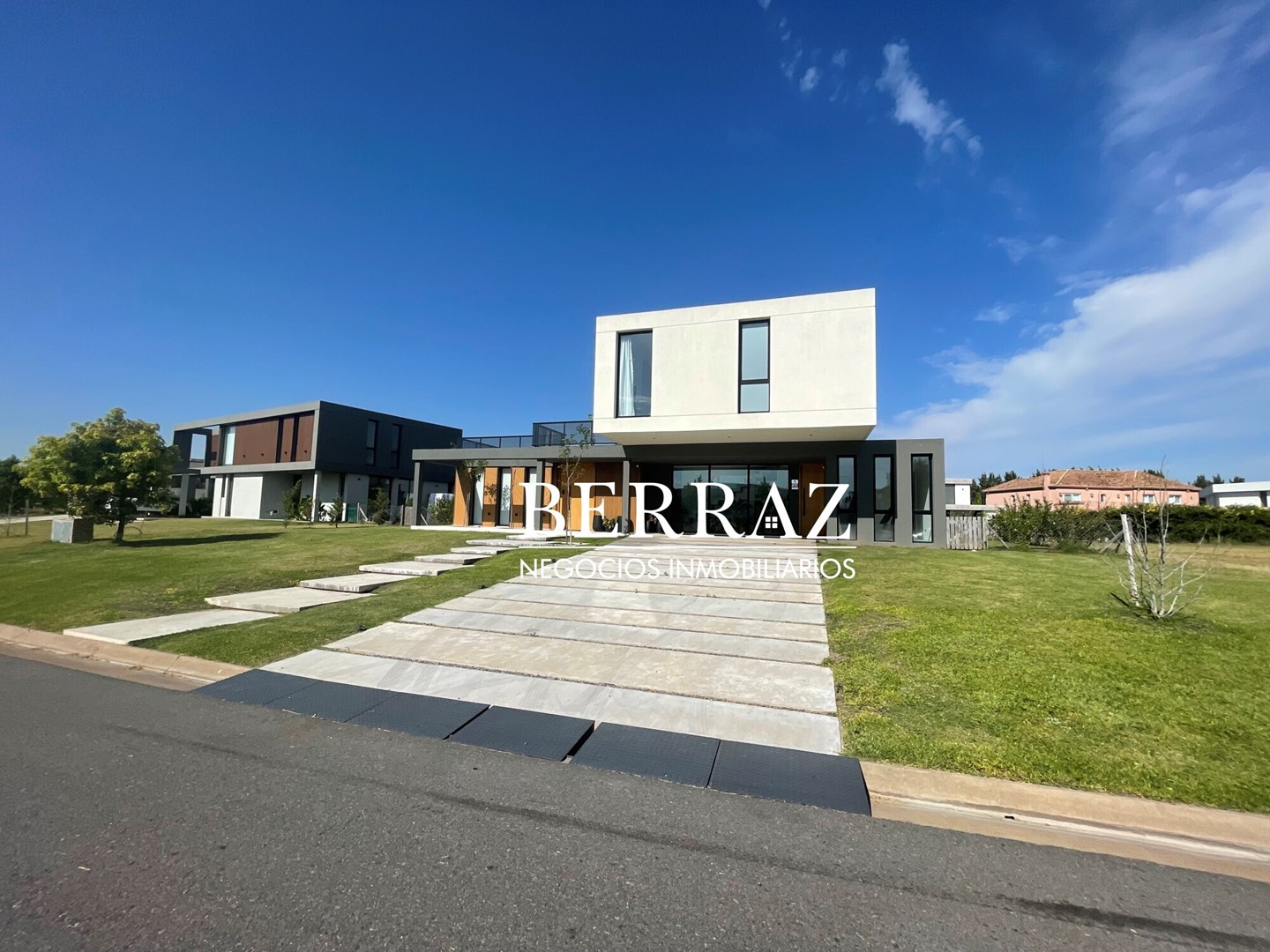 Casa Venta 4 Dormitorios Barrio La Diligencia Lote de 1050 m2 Pilará, Pilar Zona Norte