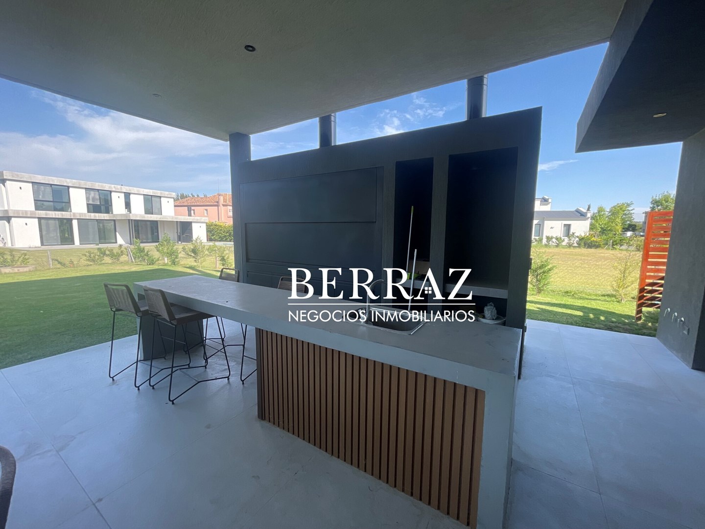 Casa Venta 4 Dormitorios Barrio La Diligencia Lote de 1050 m2 Pilará, Pilar Zona Norte