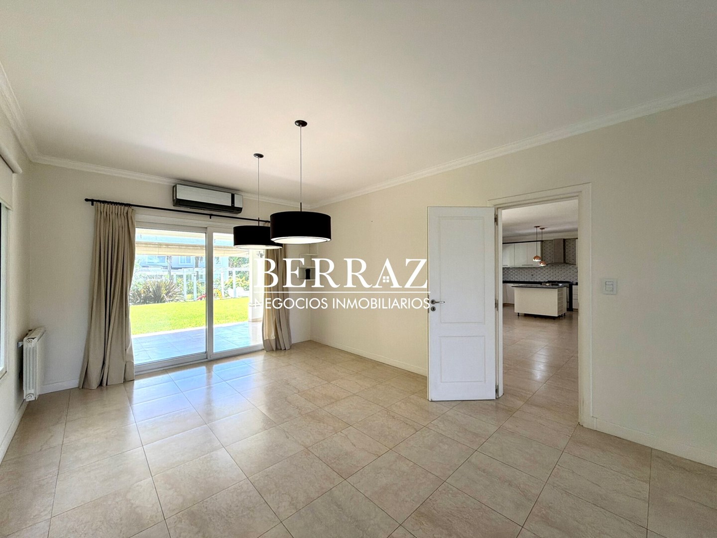 Casa Venta 4 Dormitorios La Lomada Lote de 850 m2 Pilar Zona Norte