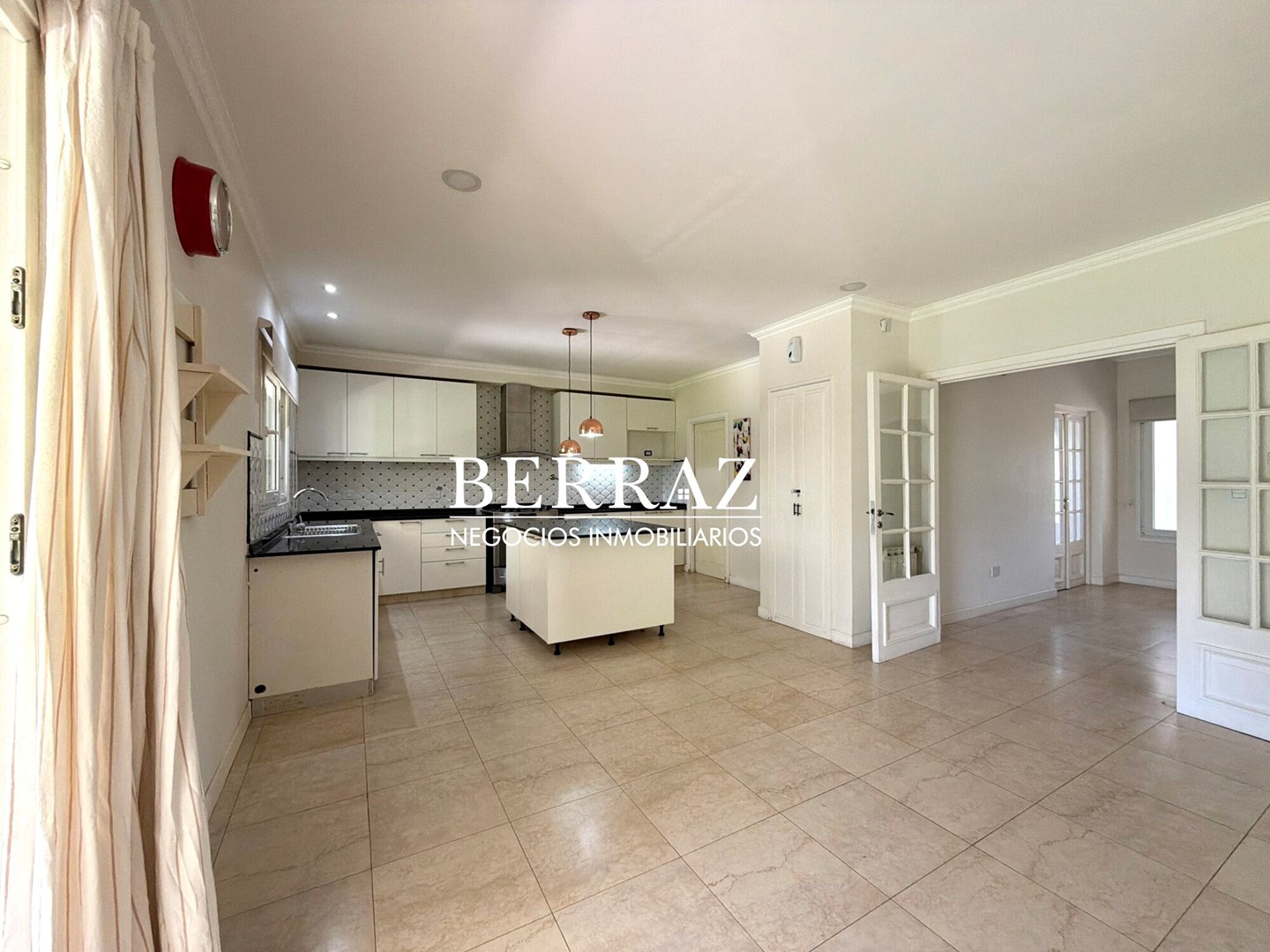 Casa Venta 4 Dormitorios La Lomada Lote de 850 m2 Pilar Zona Norte