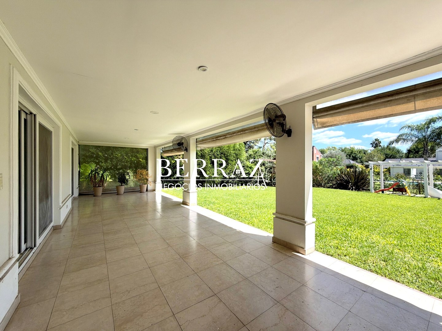 Casa Venta 4 Dormitorios La Lomada Lote de 850 m2 Pilar Zona Norte