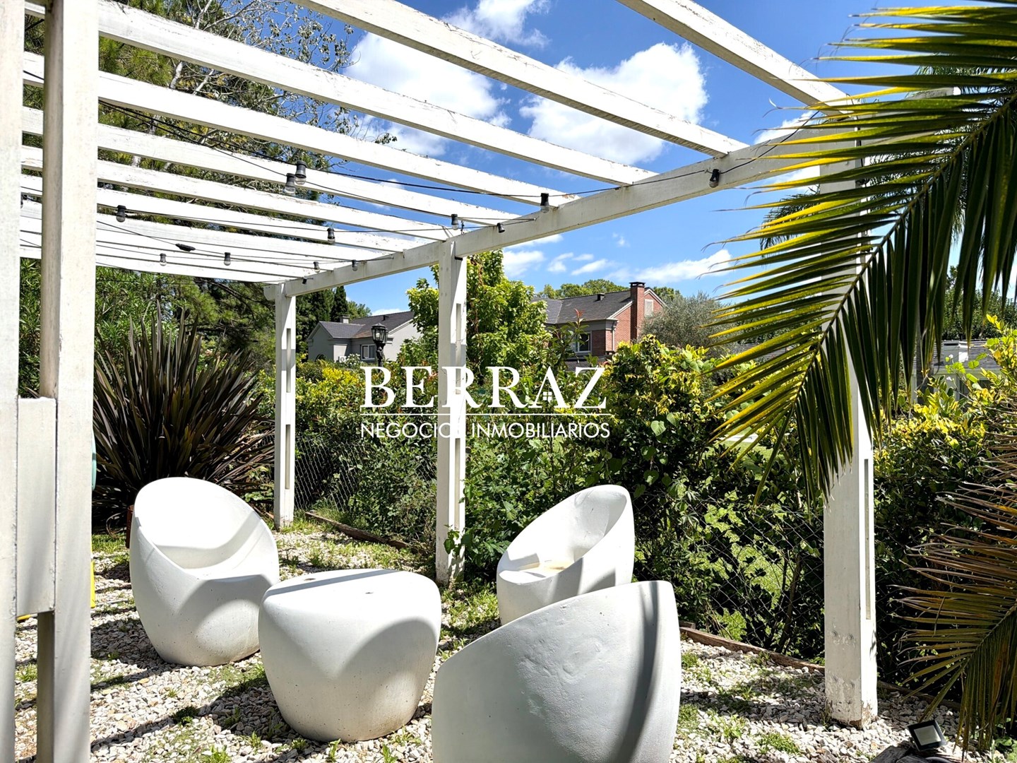 Casa Venta 4 Dormitorios La Lomada Lote de 850 m2 Pilar Zona Norte