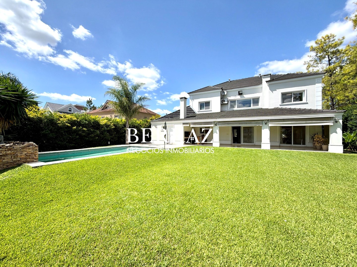 Casa Venta 4 Dormitorios La Lomada Lote de 850 m2 Pilar Zona Norte