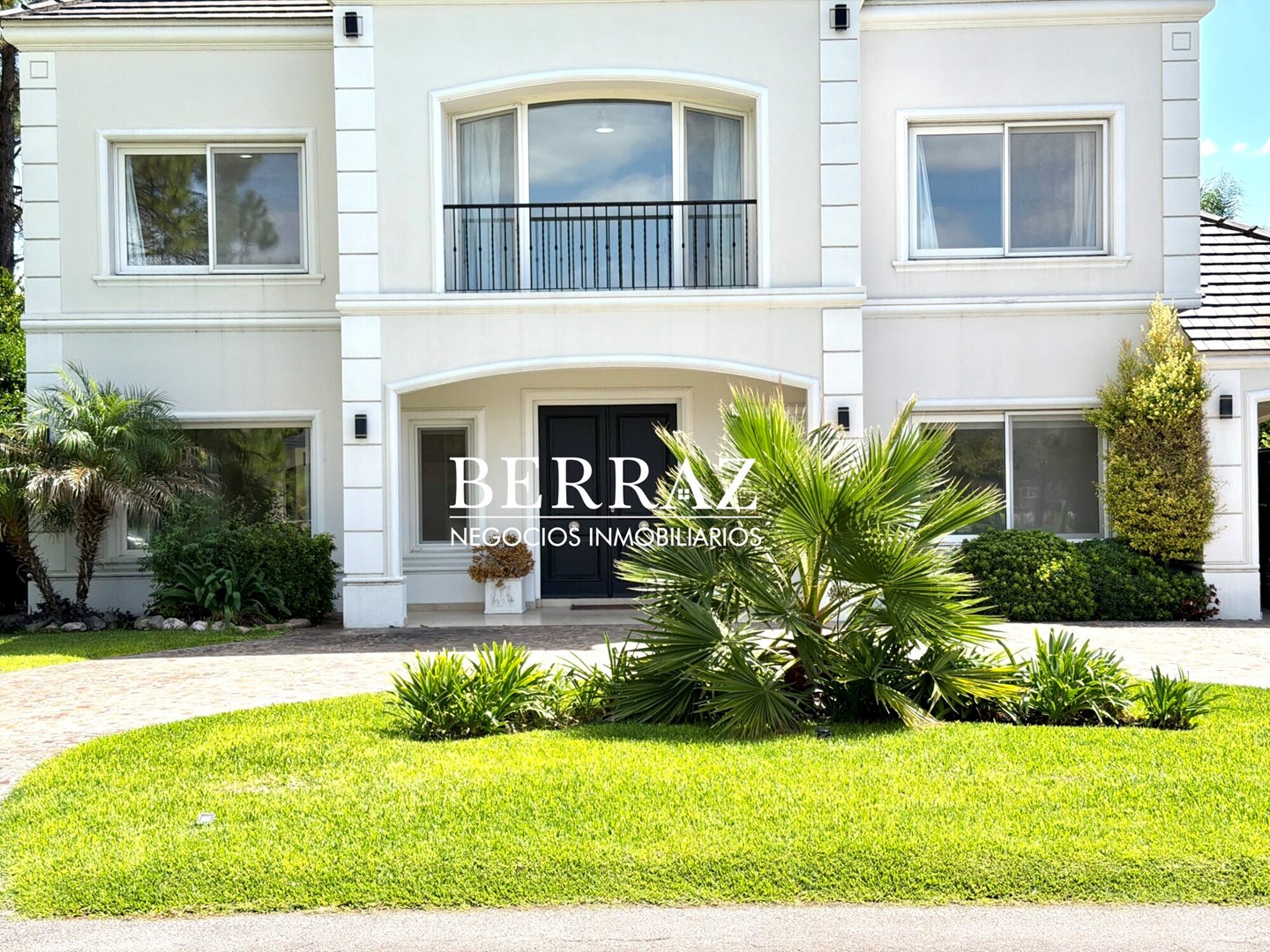 Casa Venta 4 Dormitorios La Lomada Lote de 850 m2 Pilar Zona Norte