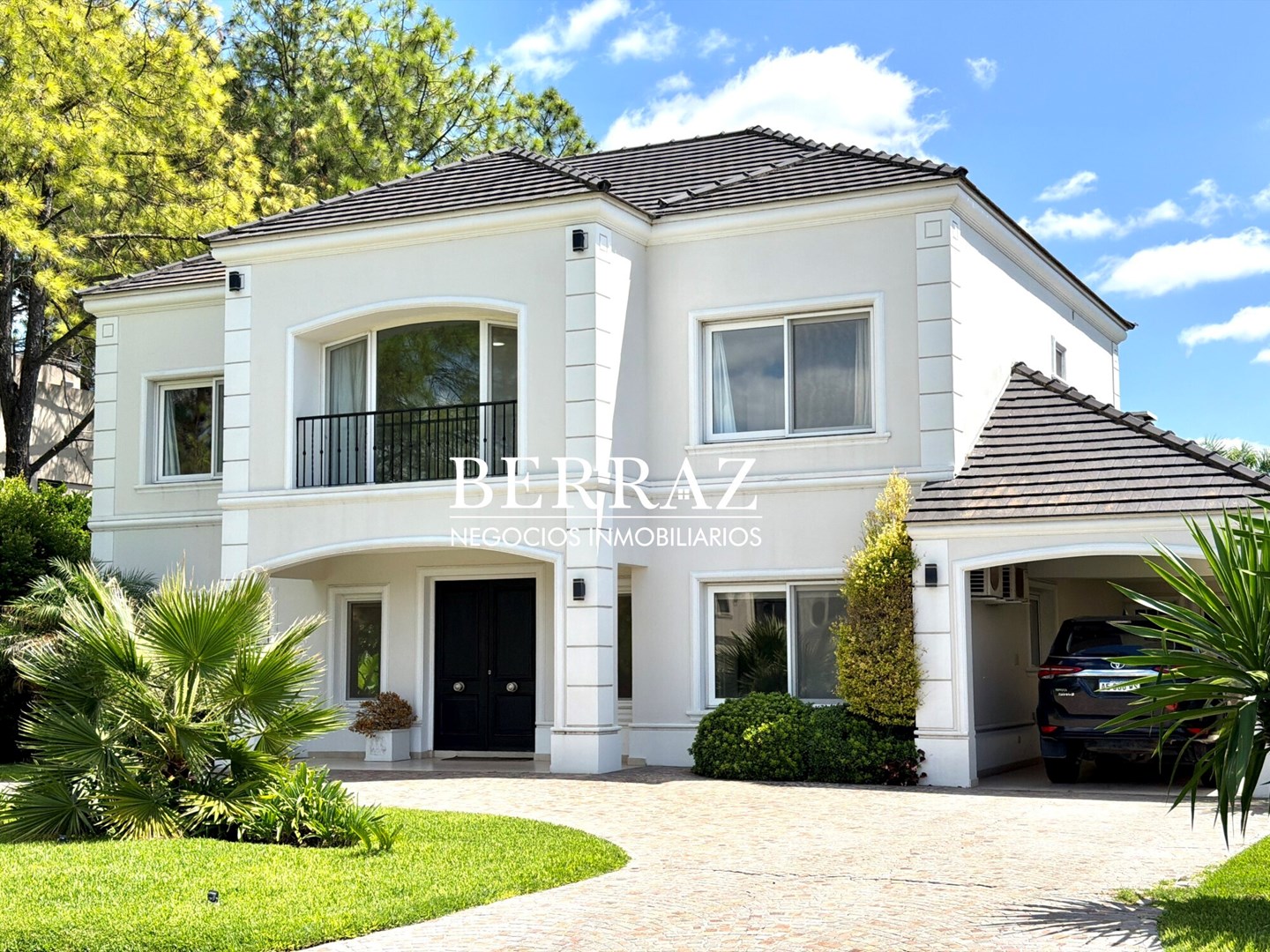 Casa Venta 4 Dormitorios La Lomada Lote de 850 m2 Pilar Zona Norte