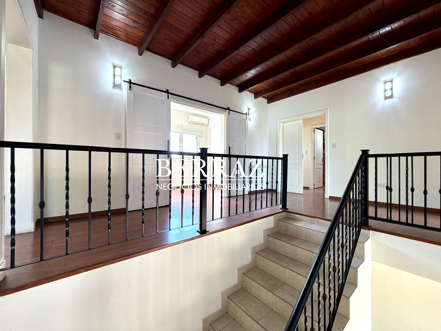 Casa Venta 4 Dormitorios La Lomada Lote de 850 m2 Pilar Zona Norte