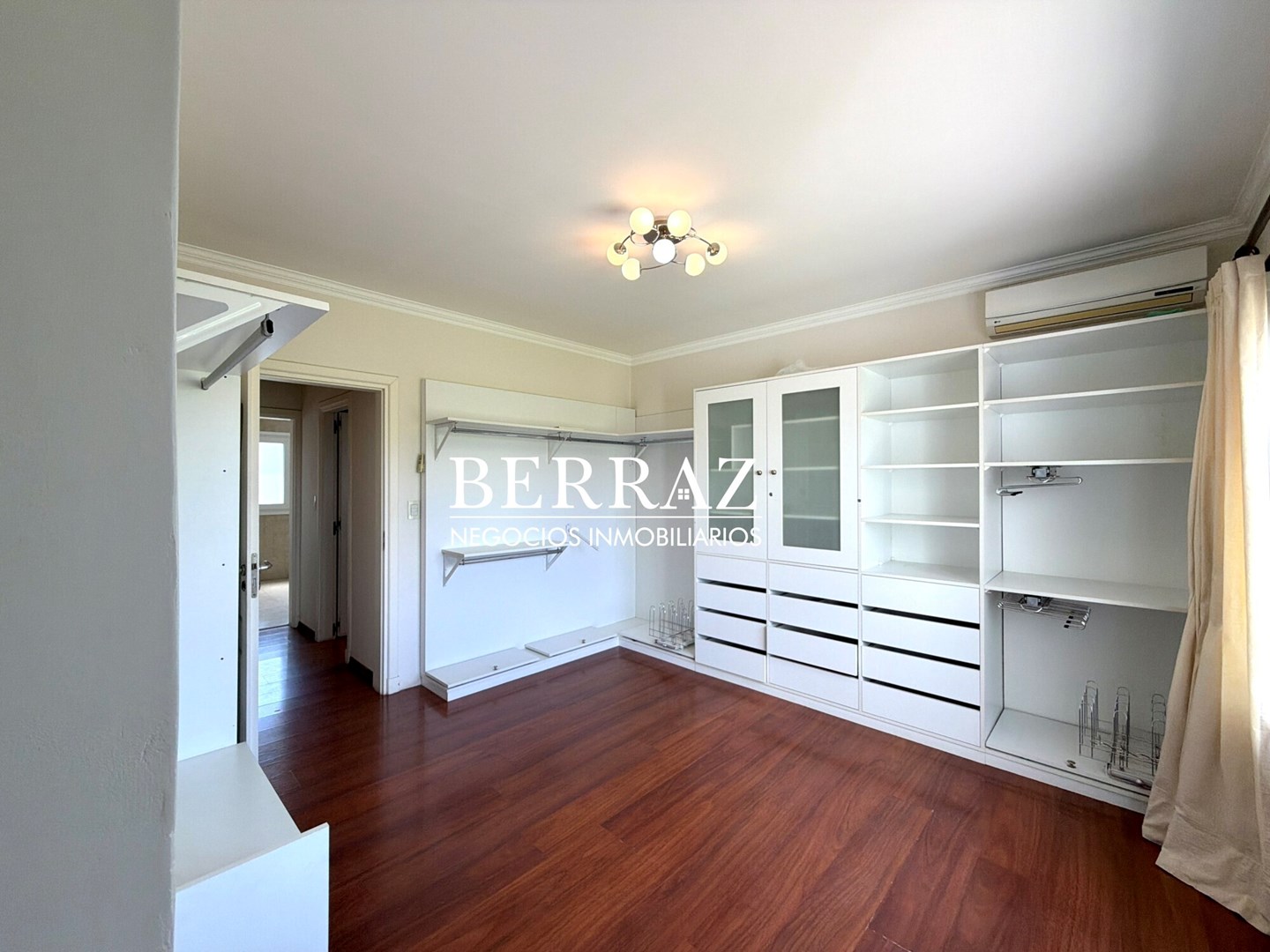 Casa Venta 4 Dormitorios La Lomada Lote de 850 m2 Pilar Zona Norte