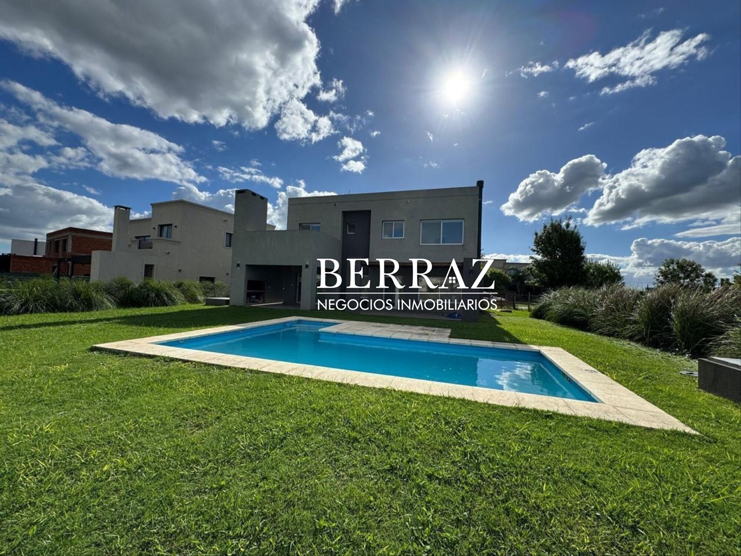 OPORTUNIDAD!! Casa Venta 5 Dormitorios Barrio San Matías Lote de 982 m2 Escobar