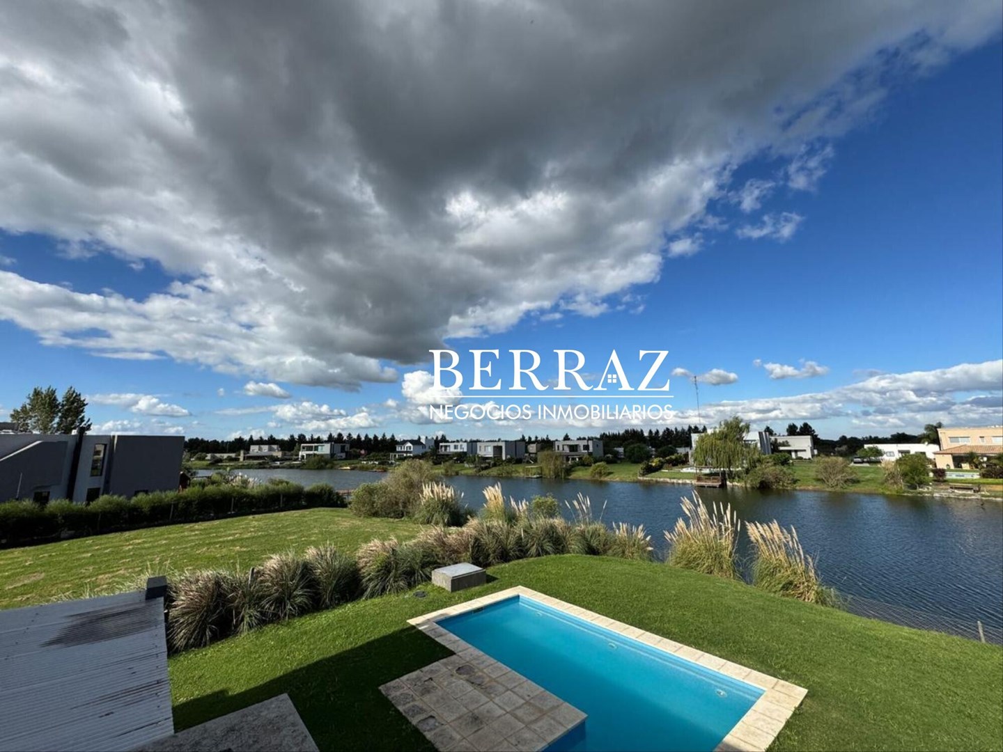 OPORTUNIDAD!! Casa Venta 5 Dormitorios Barrio San Matías Lote de 982 m2 Escobar