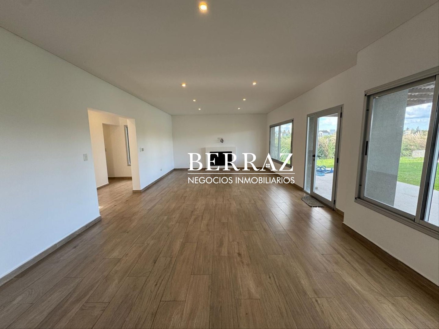 OPORTUNIDAD!! Casa Venta 5 Dormitorios Barrio San Matías Lote de 982 m2 Escobar