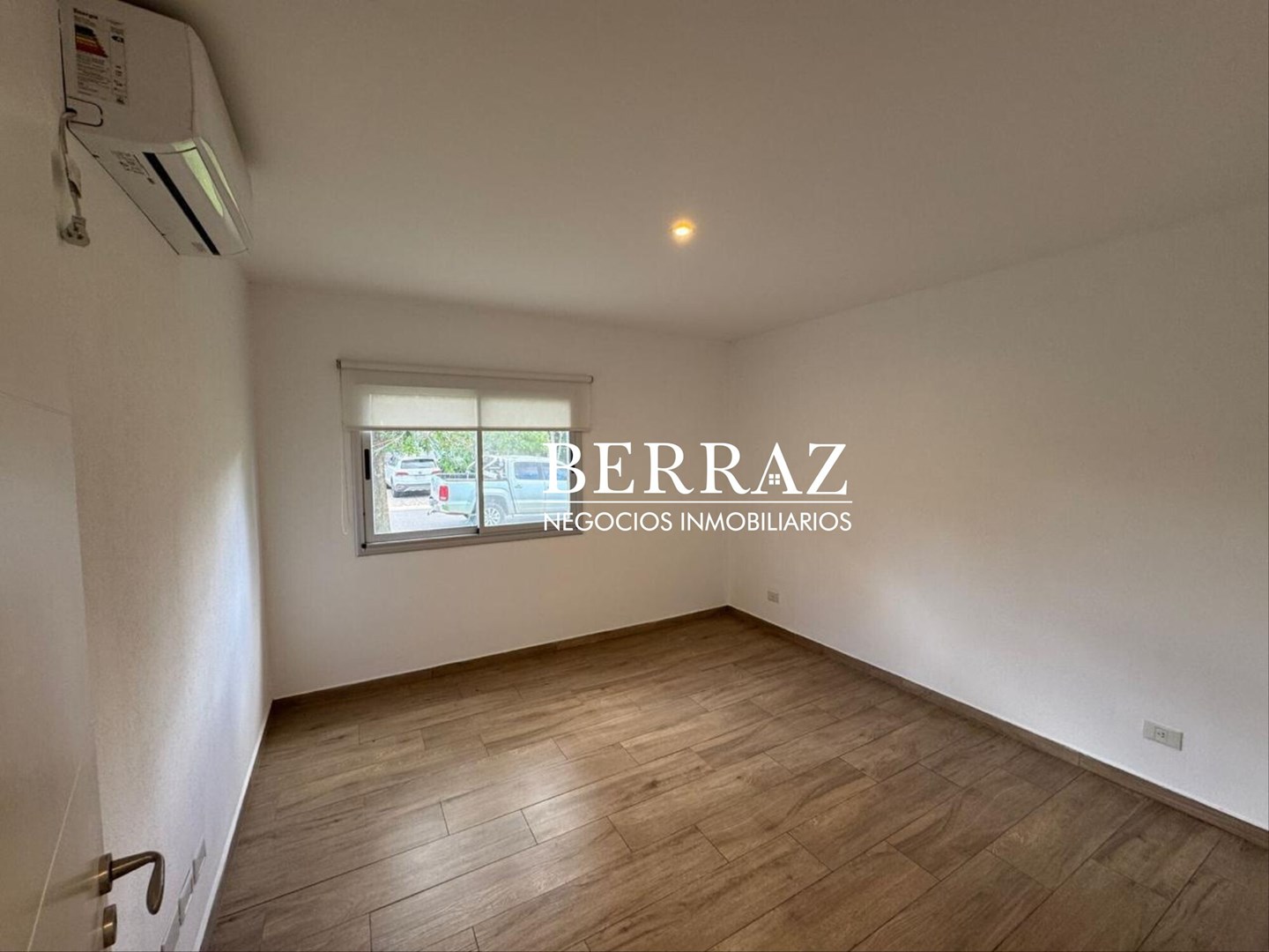 OPORTUNIDAD!! Casa Venta 5 Dormitorios Barrio San Matías Lote de 982 m2 Escobar
